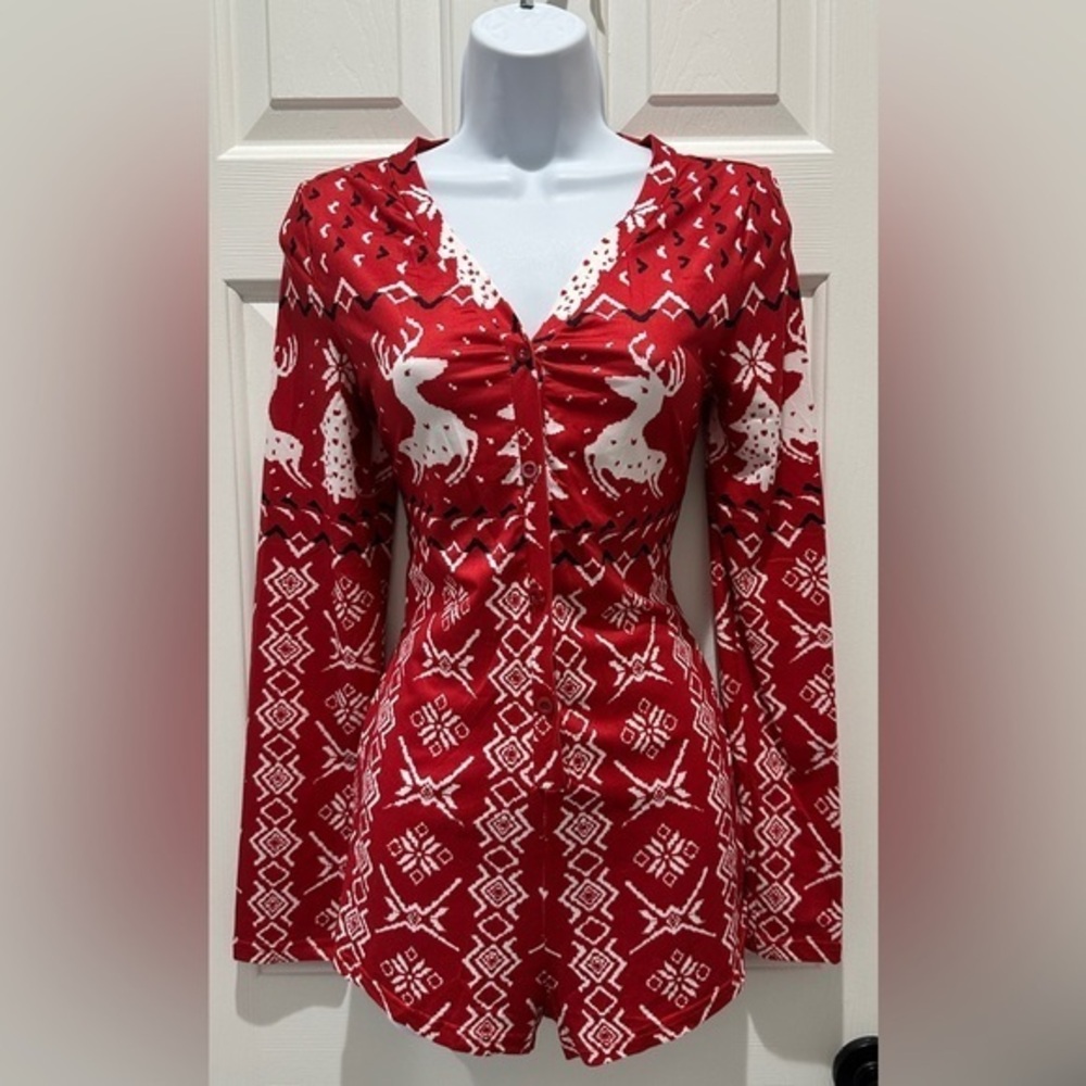 CBR Red Holiday Reindeer Print Romper Pajamas NWT Size Large
